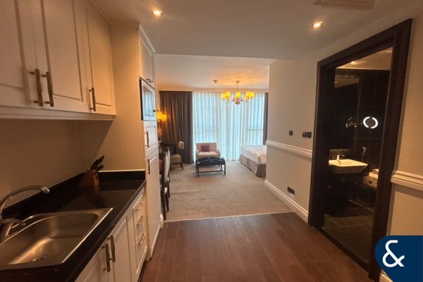 Premium Studio | Top Floor | Sea View