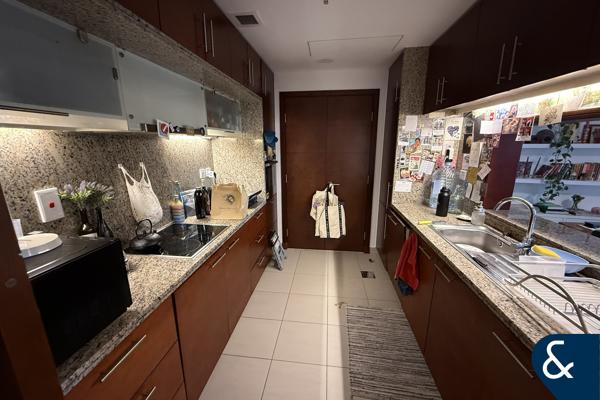 Large layout | Dining area | Great location