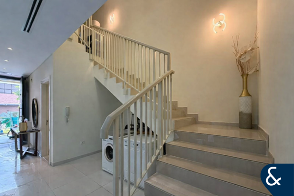 3 Bed TH-L | Close to Exit | Large Layout