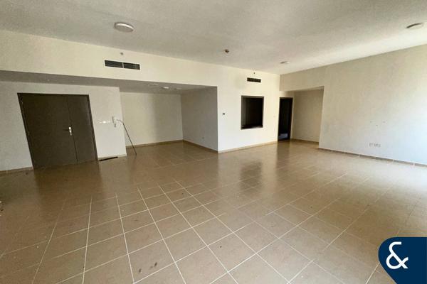 4 Bedrooms | Sea Facing | Long Balcony