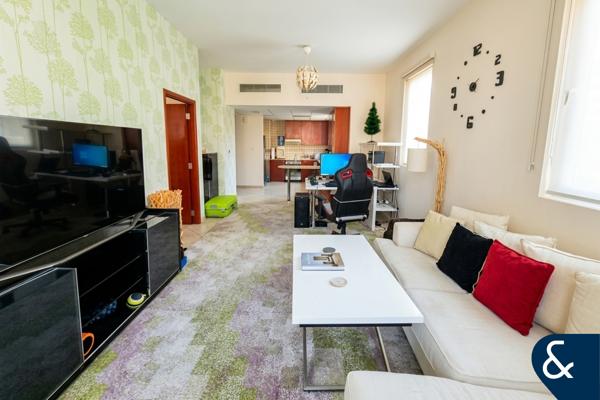 One Bed I Corner Unit I Courtyard View