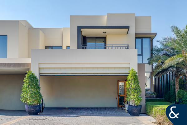 Pool Backing | 5 Bed | Upgraded | Extended