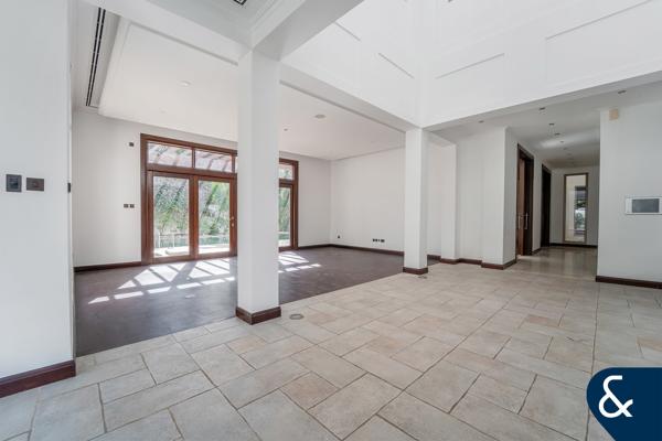 7 Bedrooms | Huge Plot | Beautiful Location