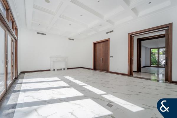 5 bed 8,500 Sq Ft | 10,750 Plot | Park Facing