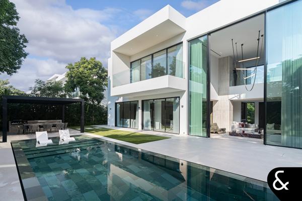 5 Bedrooms | Huge Plot | Beautiful Location