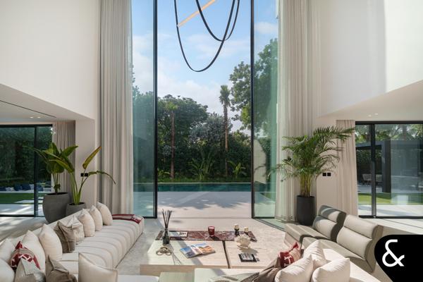 5 bed 8,500 Sq Ft | 10,750 Plot | Park Facing