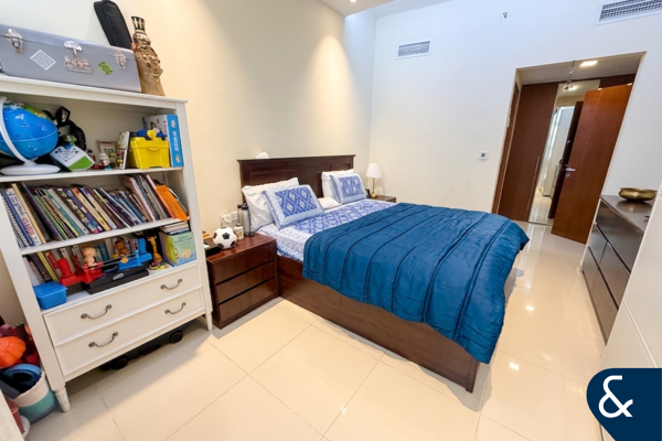 Study Room | Spacious | Private Balcony
