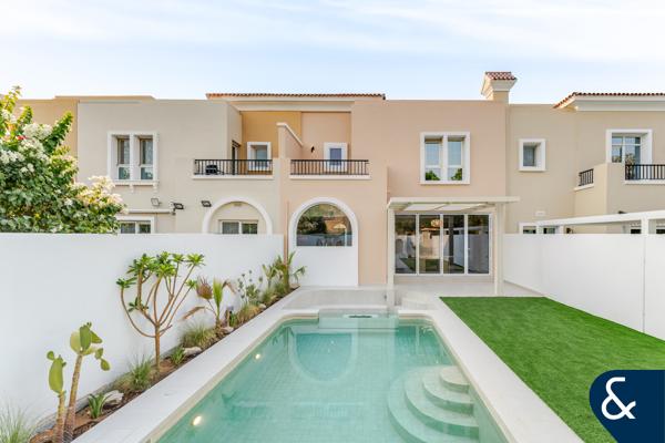 4 Ensuite Beds | Private Pool | Upgraded