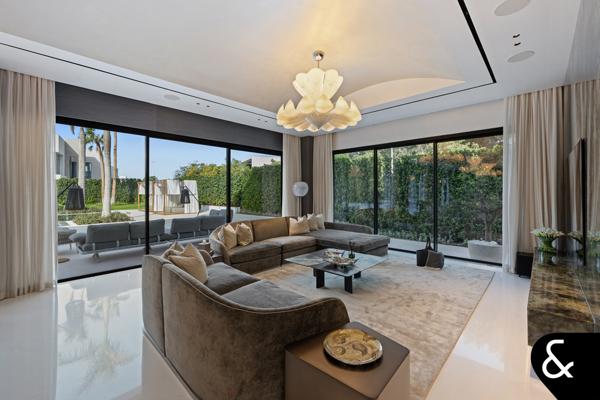Custom Build | High End Finish | Large Plot