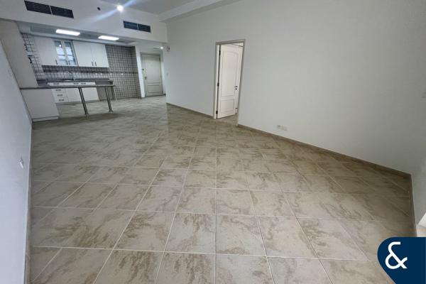 Unique Apartment | Garden View | Upgraded