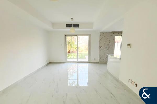 UPGRADED | VACANT TYPE 4M | NEAR TO THE LAKE