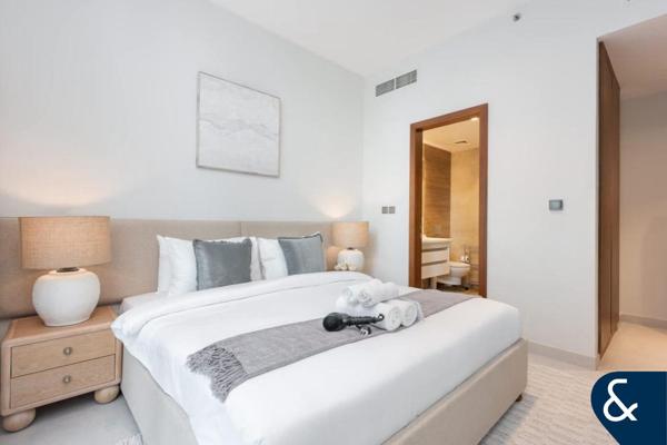 Marina View | One Bed | Modern Furniture