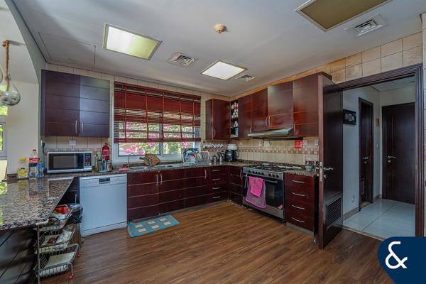 Exclusive | 5 bed + Maid | Owner Occupied