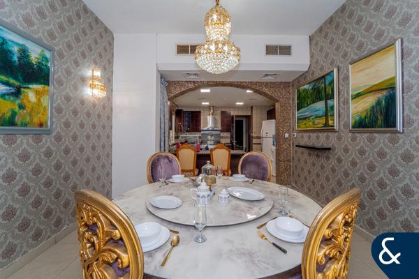 5 Bedroom Villa | Lush Landscaped Garden