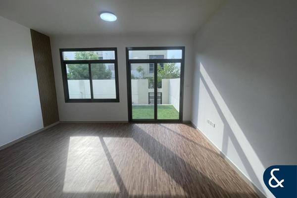Vacant 4 Bedroom | Upgraded | Landscaped