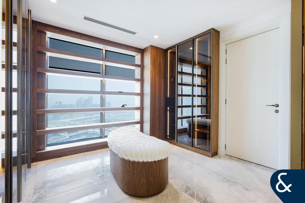 Penthouse | Renovated | 5 Bed | Sea View
