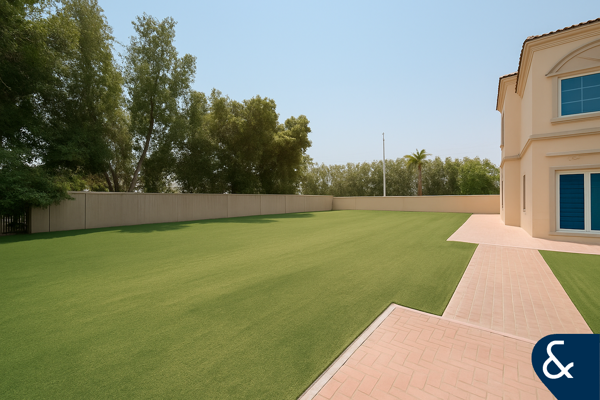 Vacant | Huge Garden | Bright & Spacious