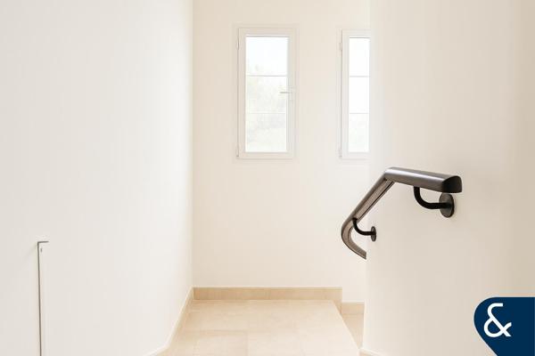 Vacant | Huge Garden | Bright & Spacious