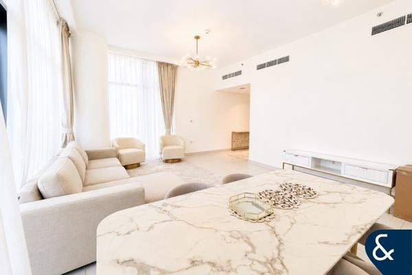 Boulevard Crescent 2 | 1+maids | Furnished