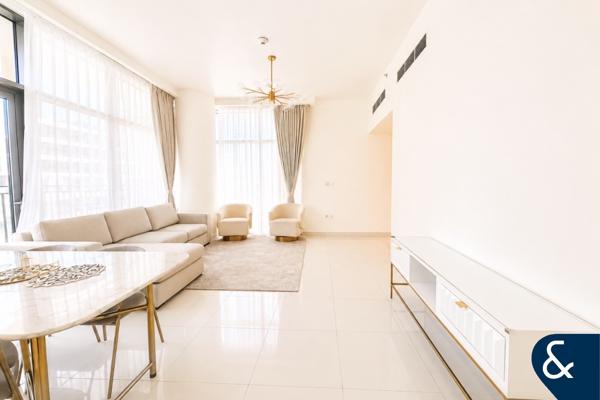 Boulevard Crescent 2 | 1+maids | Furnished