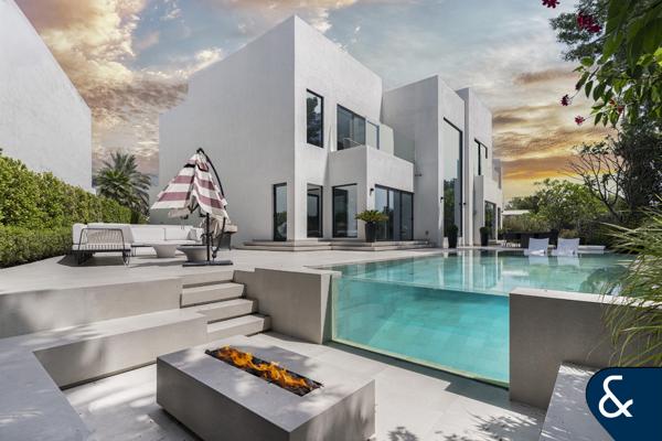 Luxury | Waterfront Residence | Smart Home