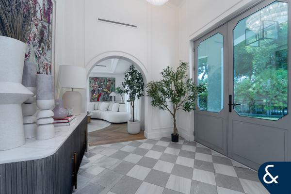 Fully Upgraded Bungalow | Cul De Sac | Huge Plot