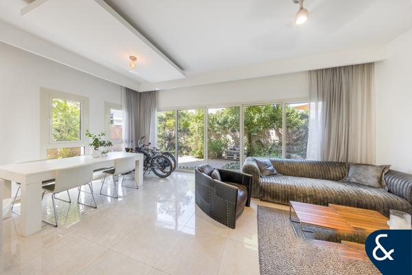 Corner Unit | Vacant | Park Backing