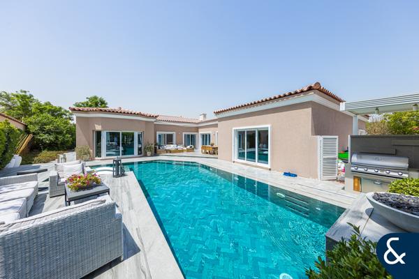Exclusive | Corner Unit | Resort Pool
