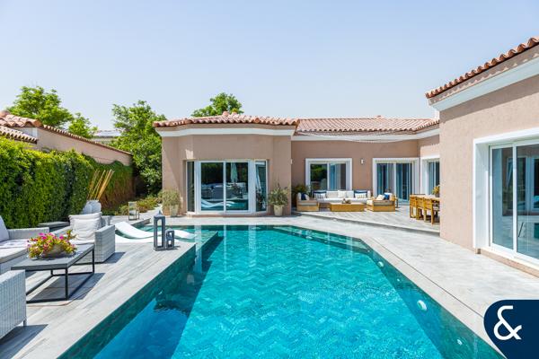 Exclusive | Corner Unit | Resort Pool
