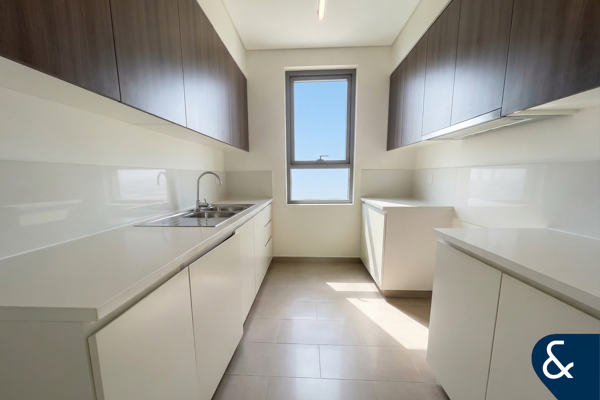 3 Bed | Boulevard View | Vacant On Transfer