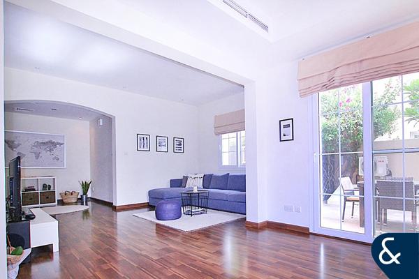 Vacant Soon | Private | Lake Backing | 4 Beds