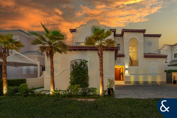 Exclusive - Lake View - Upgraded - Private Pool