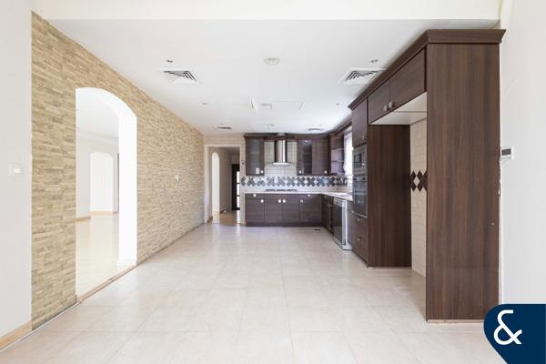 Fully Upgraded | Stunning | Private Pool