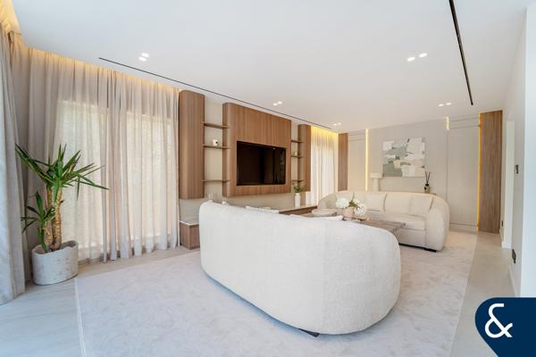 Renovated | 4 Bedrooms | Skyline Views