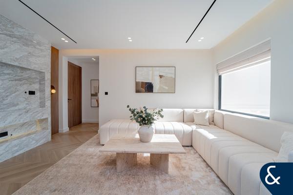 Renovated | 4 Bedrooms | Skyline Views