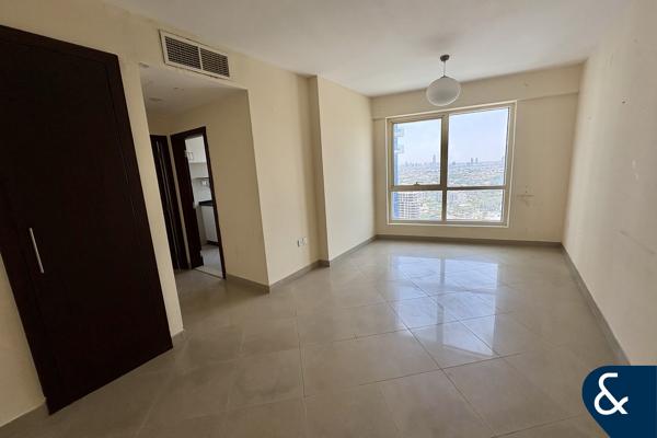 1 Bedroom APT | High Floor | Lake View