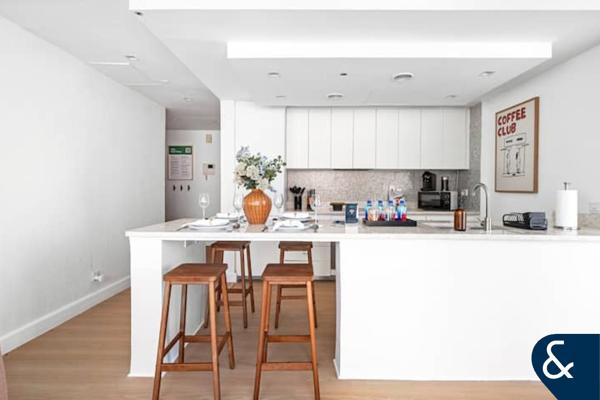 Converted 2 Bed | High Floor | Sea Views