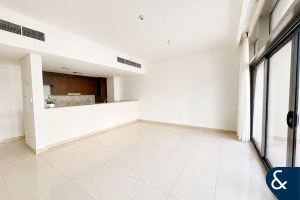Pool Facing | 2 Bed | Large Layout | Vacant