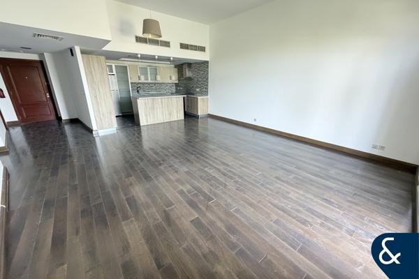 Upgraded | Large Layout | 3 Bed | Maids