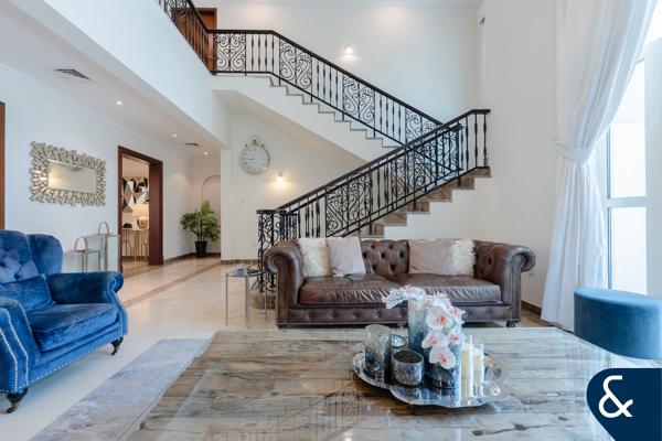 Upgraded | Full Lake view | Private Pool