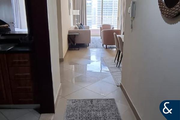 Full Lake View | One Bedroom | Balcony
