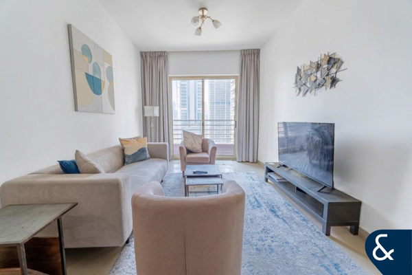 Full Lake View | One Bedroom | Balcony