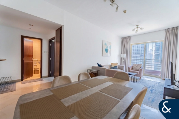 Full Lake View | One Bedroom | Balcony