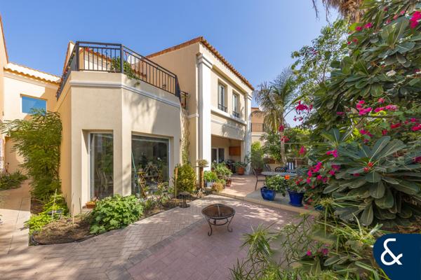 Exclusive | Upgraded Townhouse | Unfurnished