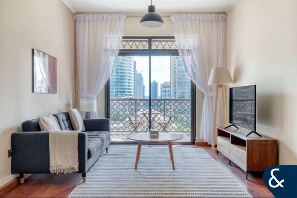 Old Town | Large Layout | Vacant Now