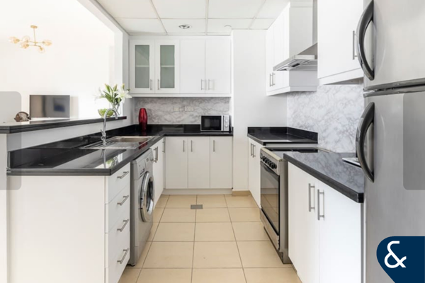 Spacious 1 Bedroom | Furnished | Vacant