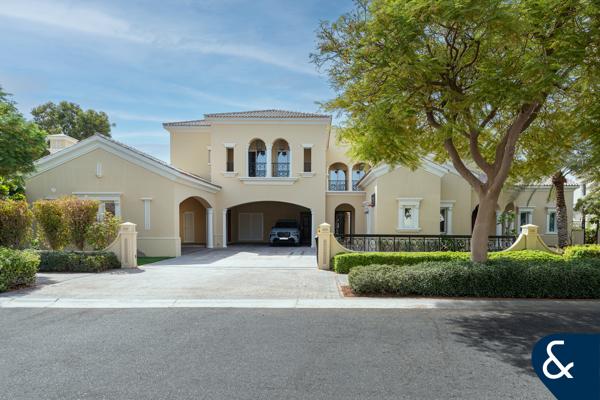 Stunning Villa | 6 Bed | Polo Field backing
