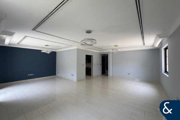 Spacious 4 Bedrooms | Casa | Family Living