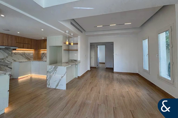Full Lake View | Fully Upgraded | 3E | Vacant