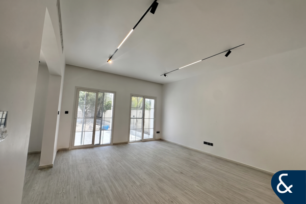 Full Upgraded | Single Row | maids room